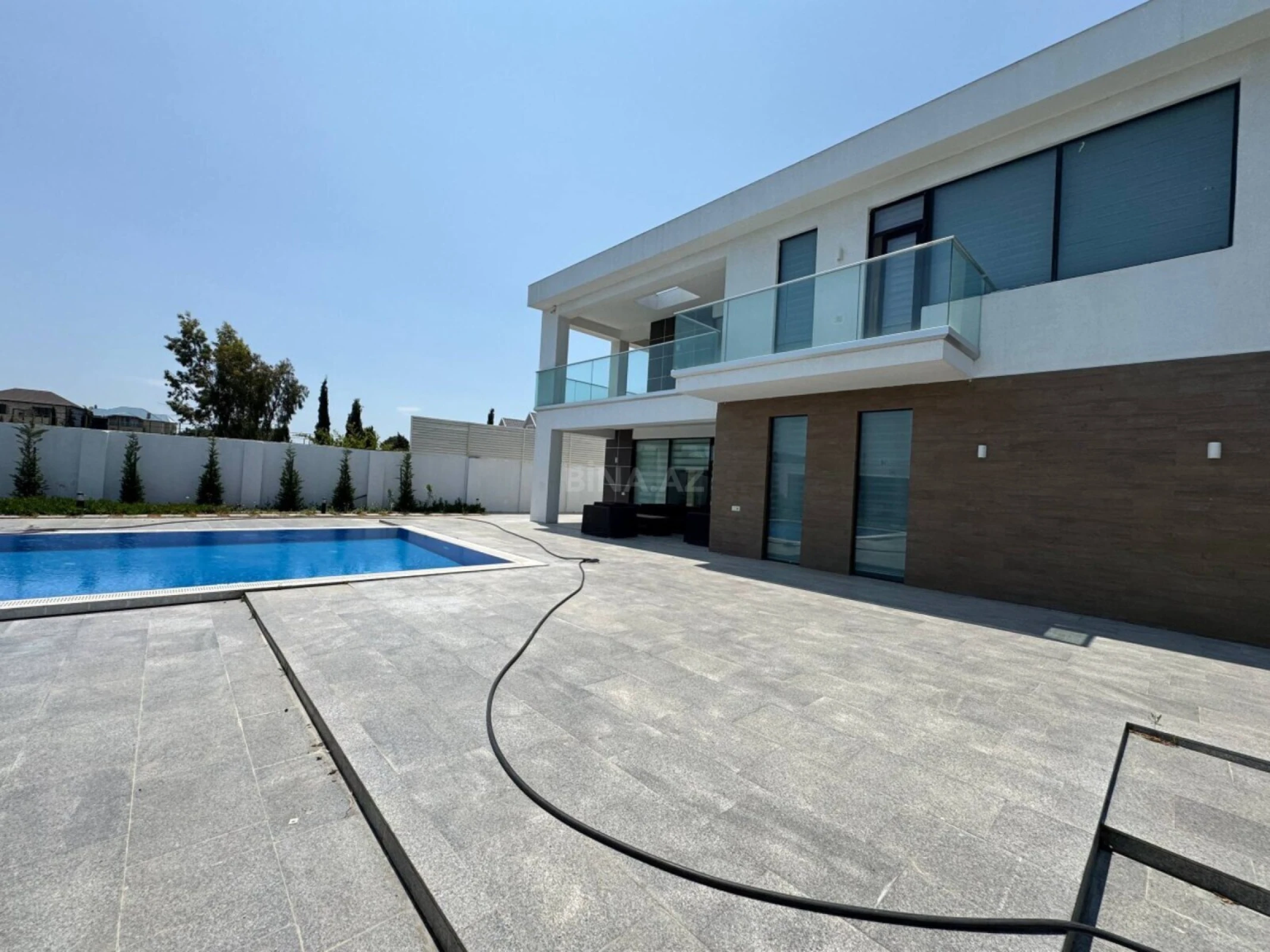 Satılır 6 otaqlı həyət evi 400 m²
