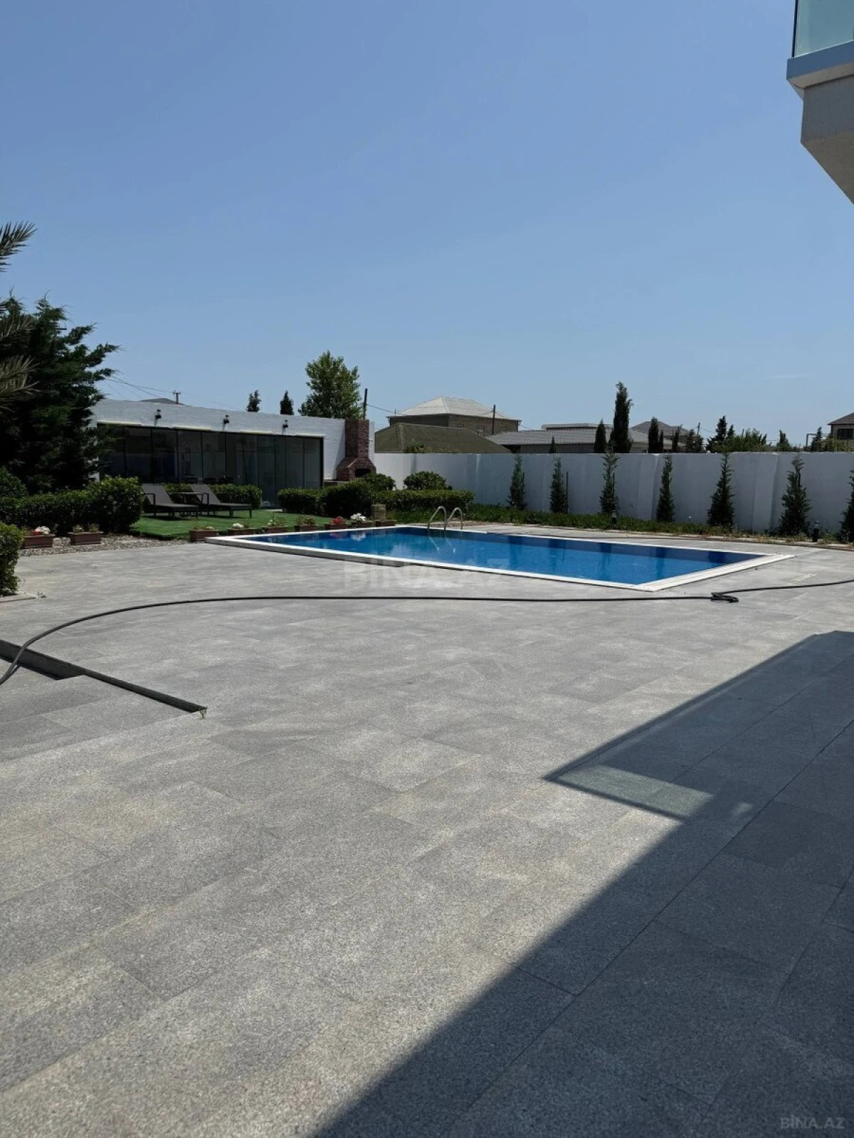Satılır 6 otaqlı həyət evi 400 m²