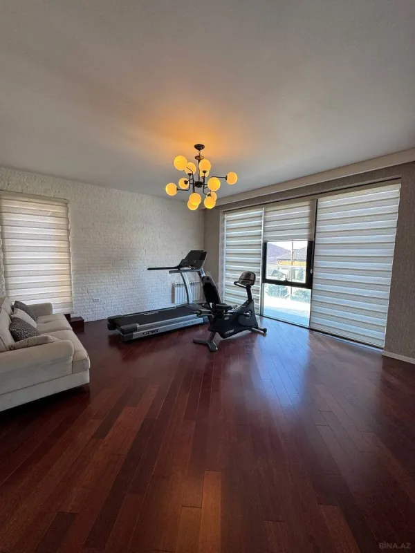 Satılır 6 otaqlı həyət evi 400 m²