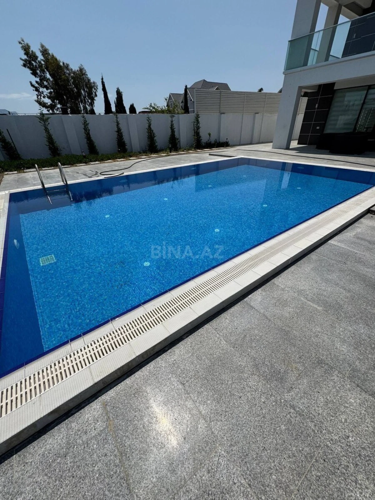 Satılır 6 otaqlı həyət evi 400 m²