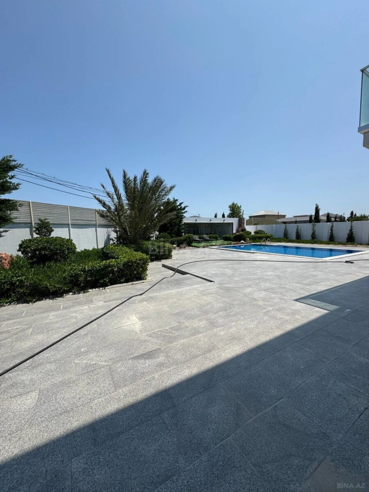 Satılır 6 otaqlı həyət evi 400 m²