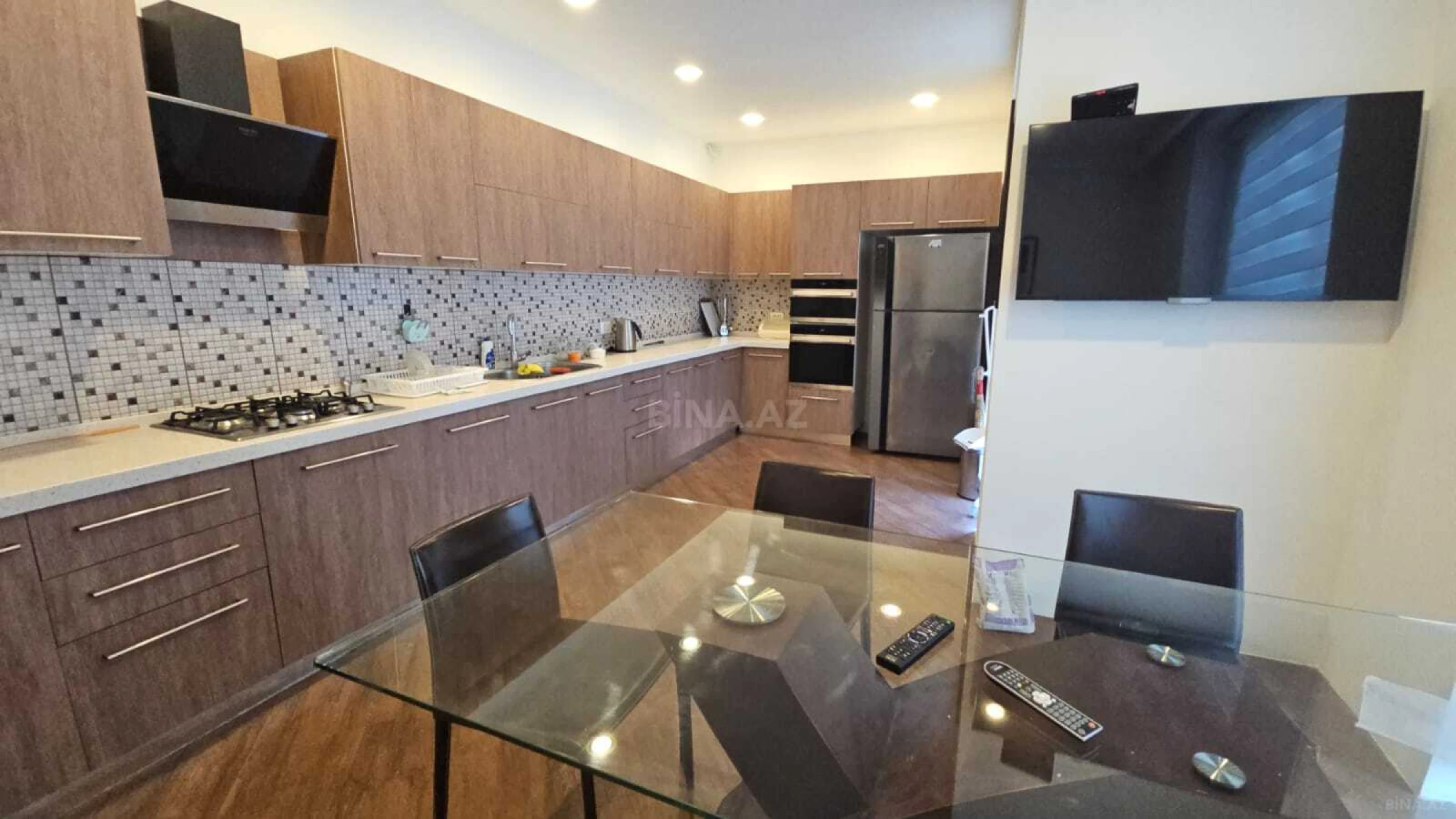 Satılır 6 otaqlı həyət evi 400 m²
