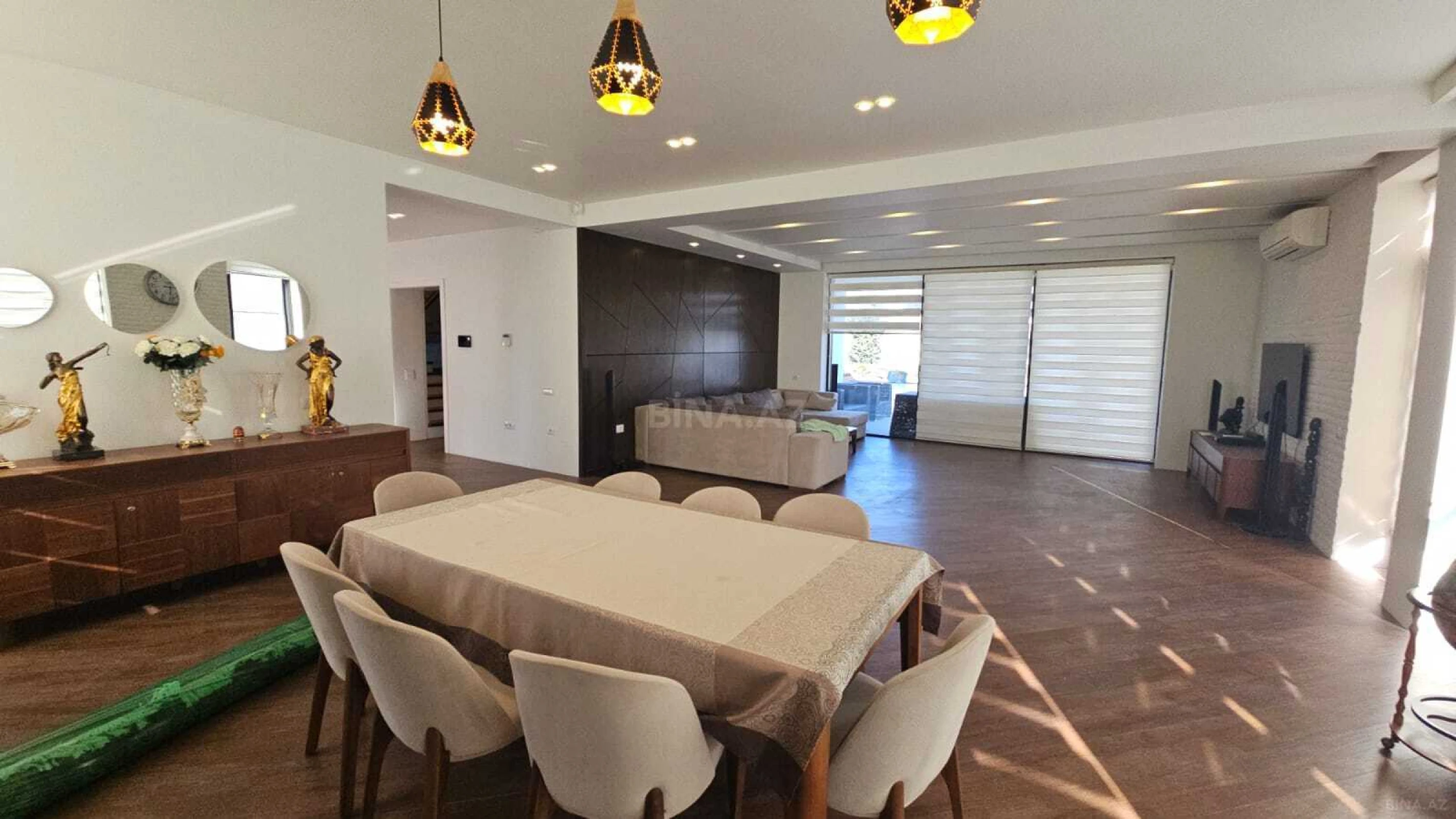 Satılır 6 otaqlı həyət evi 400 m²