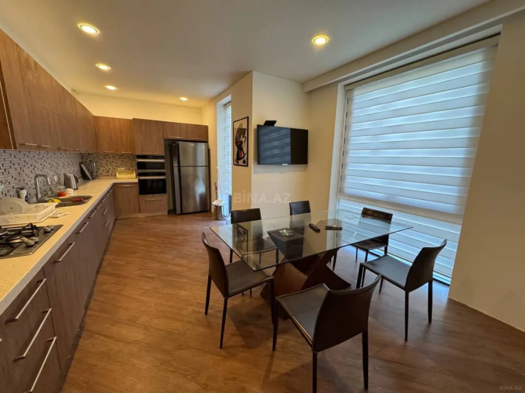 Satılır 6 otaqlı həyət evi 400 m²
