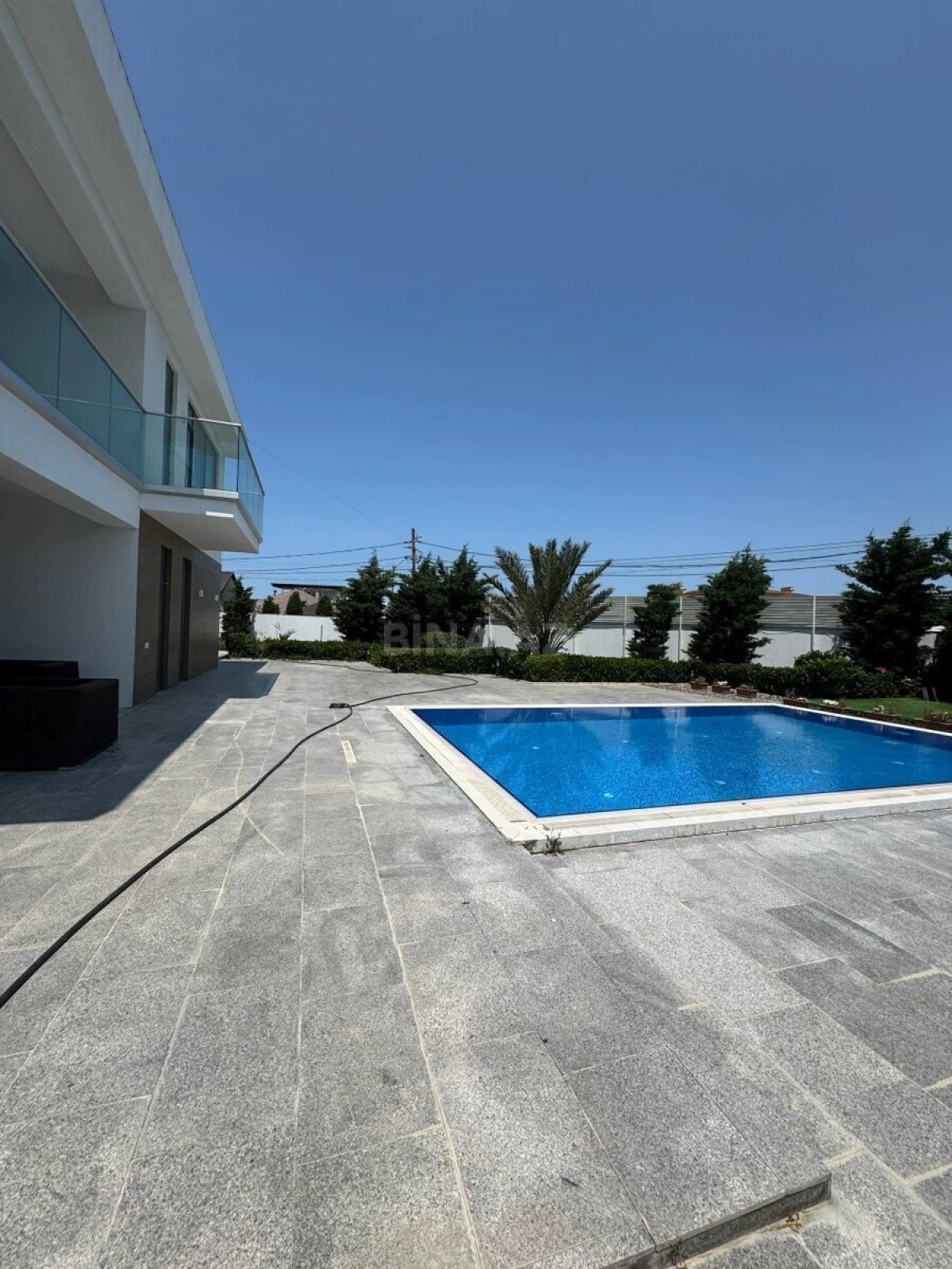 Satılır 6 otaqlı həyət evi 400 m²