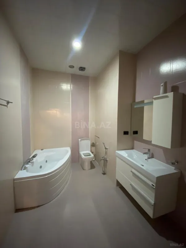 Kirayə verilir 3 otaqlı mənzil 170 m²