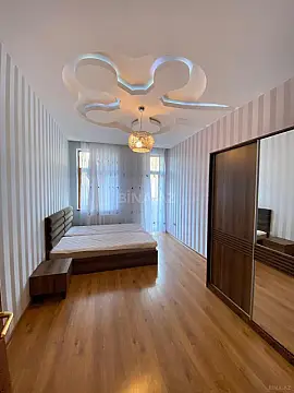 Kirayə verilir 3 otaqlı mənzil 170 m²