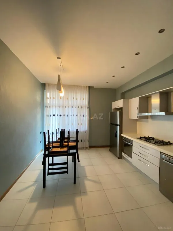 Kirayə verilir 3 otaqlı mənzil 170 m²