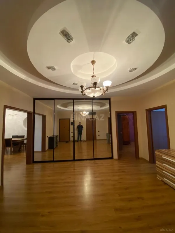 Kirayə verilir 3 otaqlı mənzil 170 m²