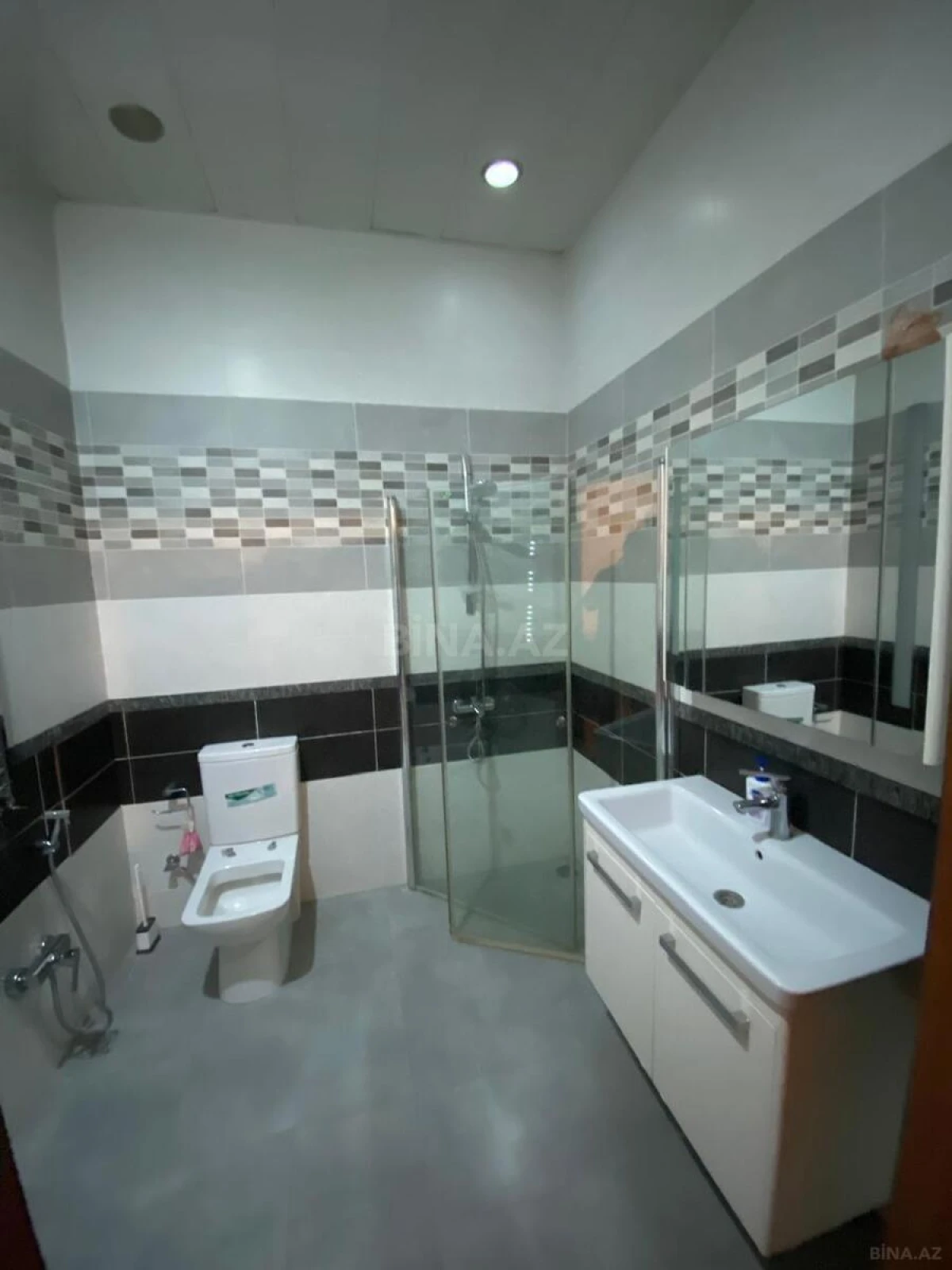 Kirayə verilir 3 otaqlı mənzil 170 m²