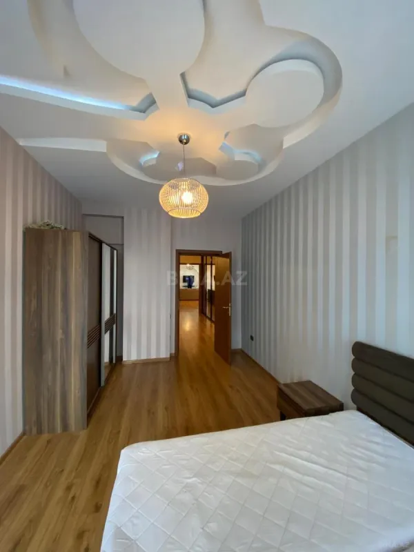Kirayə verilir 3 otaqlı mənzil 170 m²