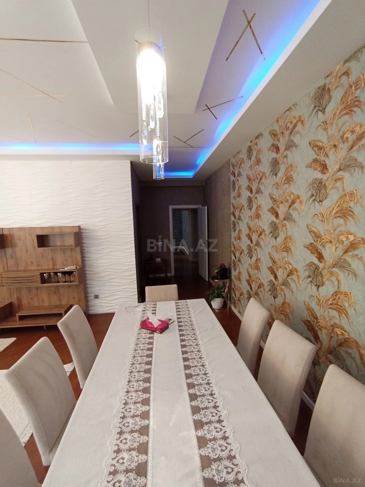 Satılır 4 otaqlı mənzil 156 m²