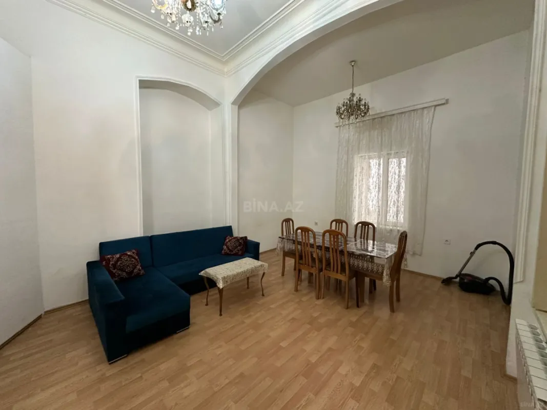 Kirayə verilir 2 otaqlı mənzil 65 m²