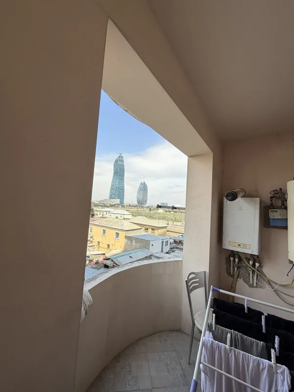 Satılır 2 otaqlı mənzil 73 m²