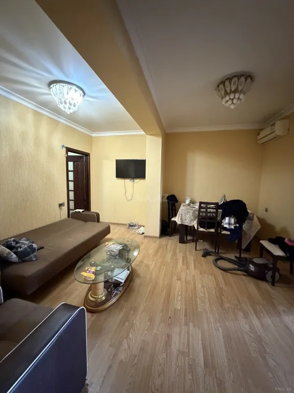 Satılır 2 otaqlı mənzil 73 m²