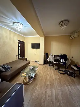 Satılır 2 otaqlı mənzil 73 m²