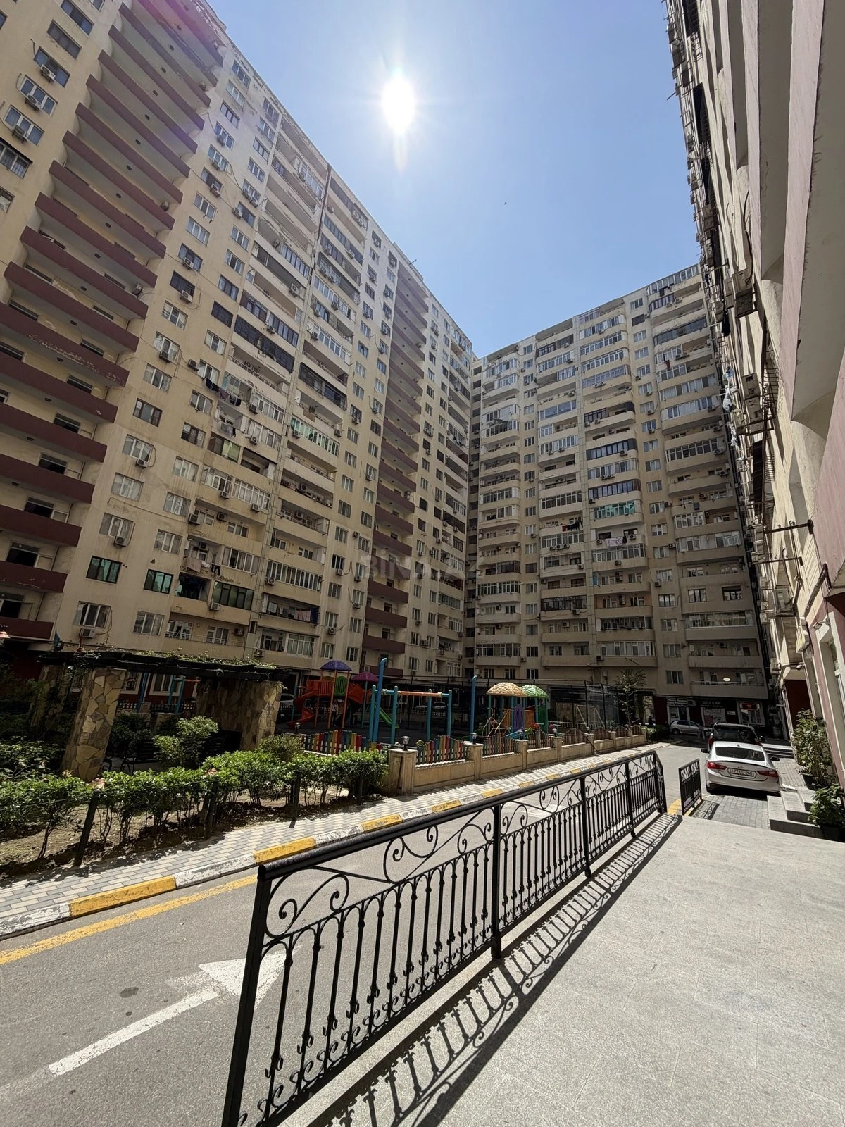 Satılır 2 otaqlı mənzil 73 m²