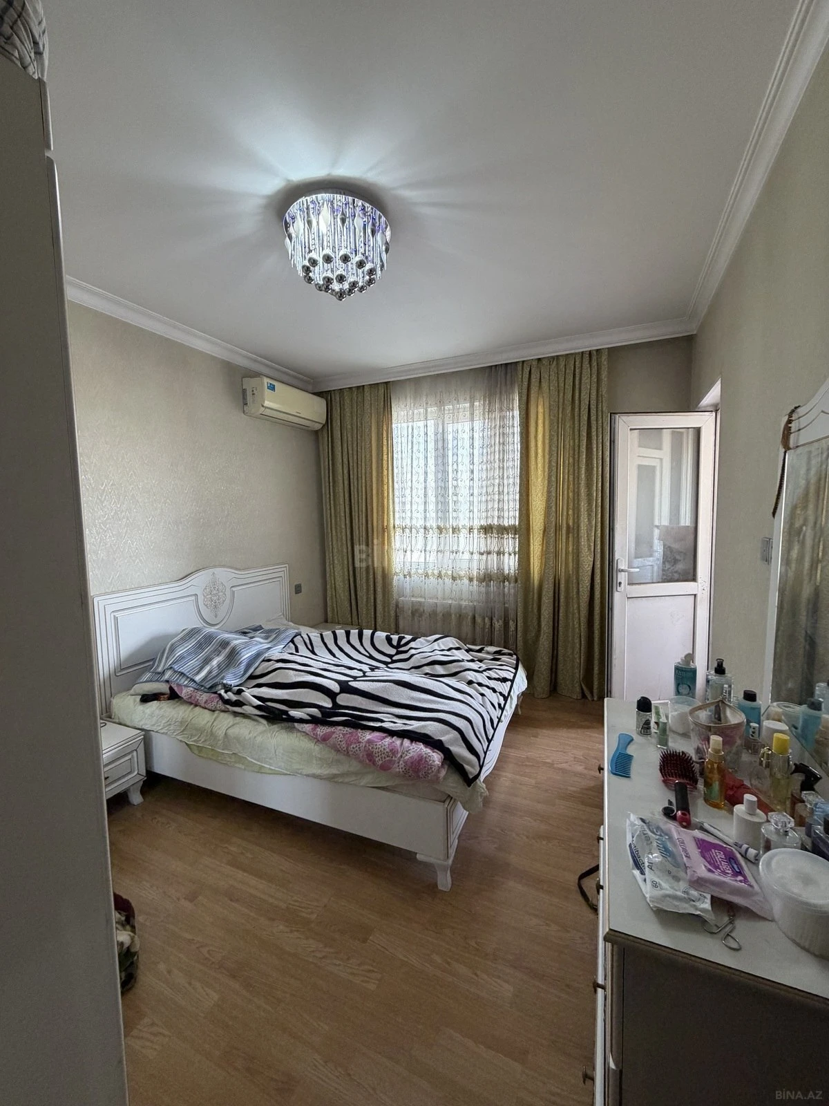 Satılır 2 otaqlı mənzil 73 m²