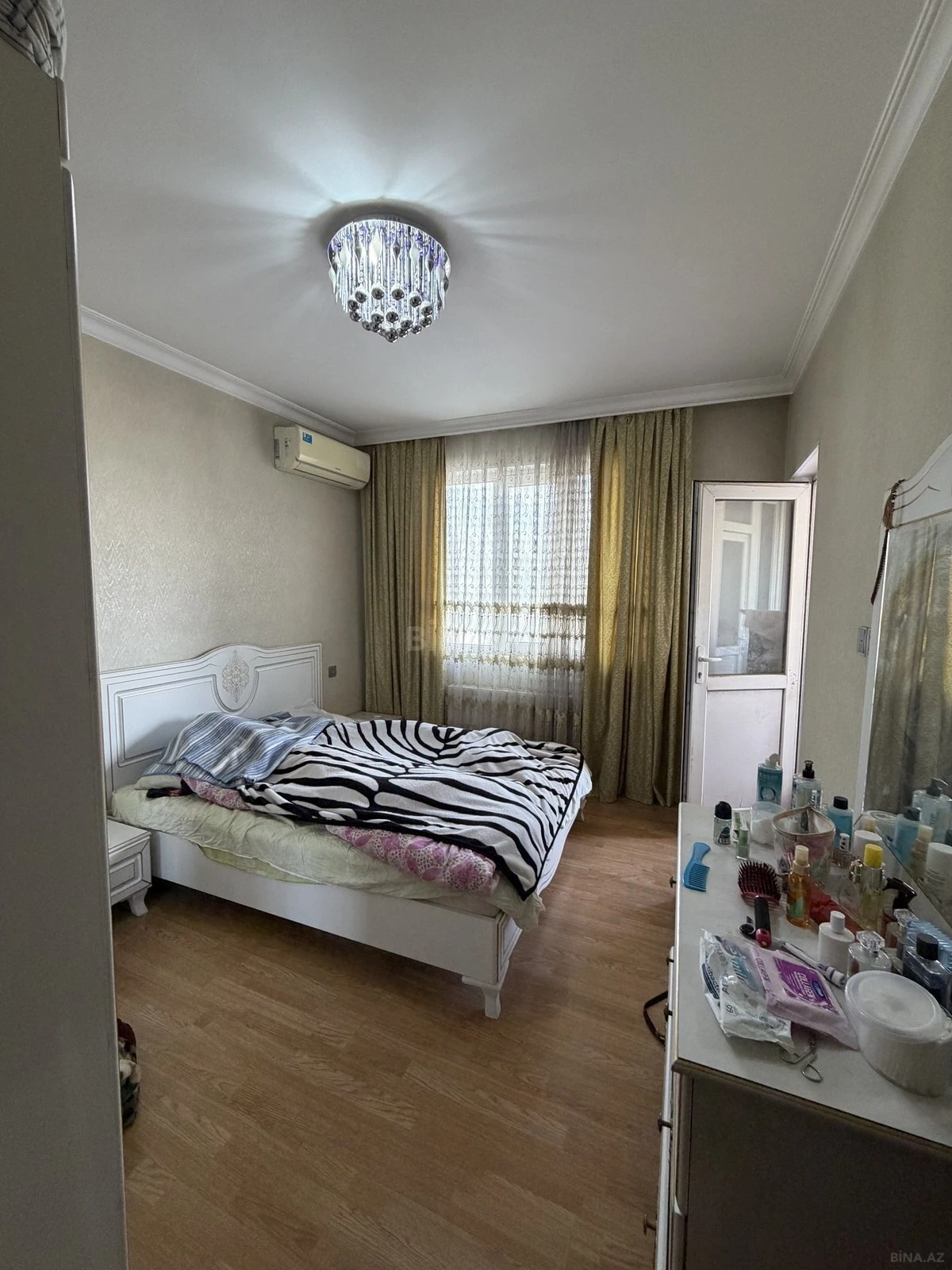 Satılır 2 otaqlı mənzil 73 m²