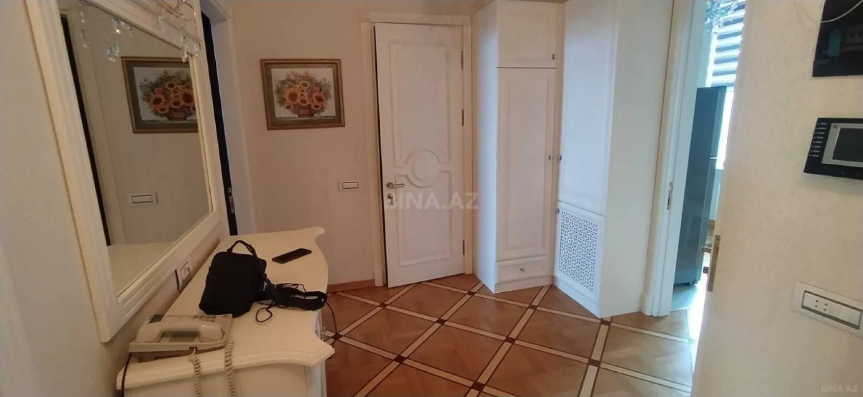 Kirayə verilir 2 otaqlı mənzil 60 m²