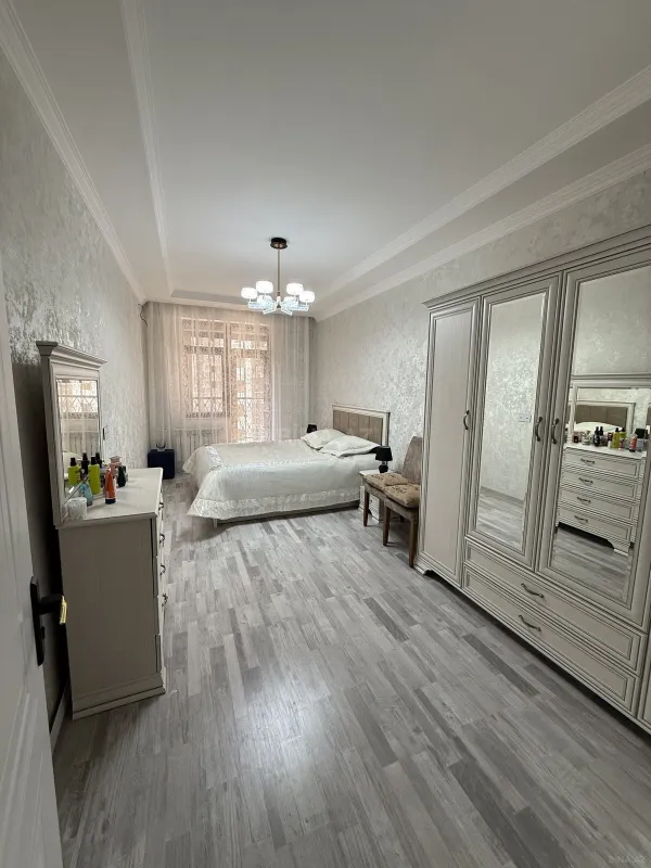 Kirayə verilir 2 otaqlı mənzil 85 m²