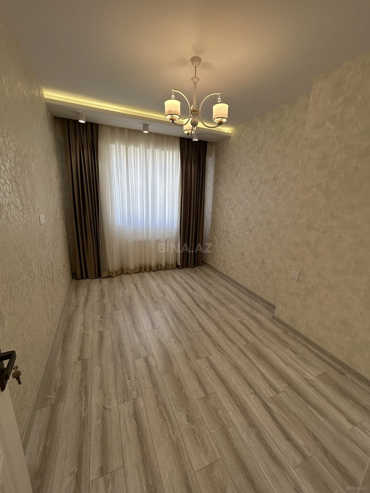 Satılır 2 otaqlı mənzil 60 m²
