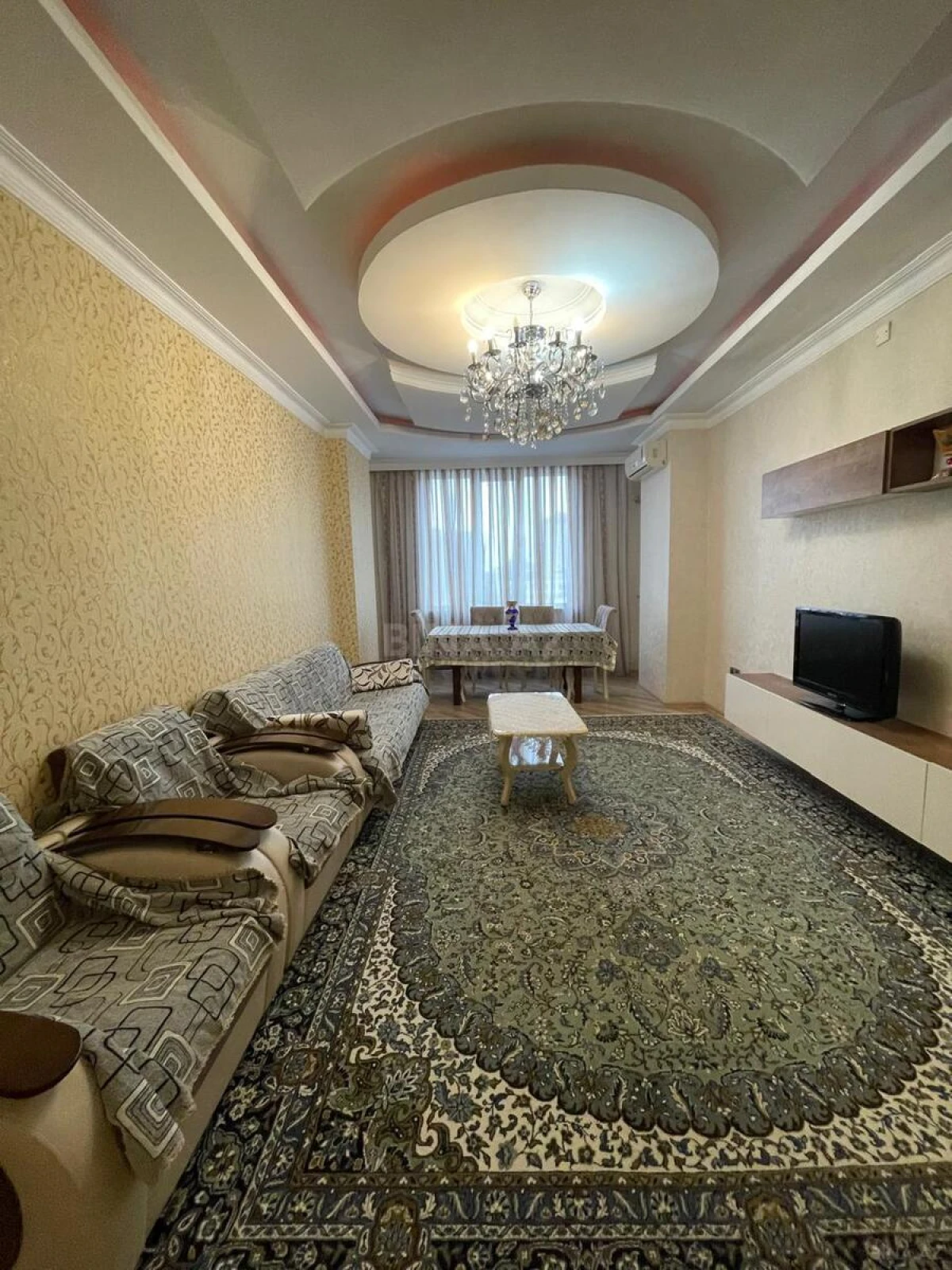 Kirayə verilir 2 otaqlı mənzil 100 m²