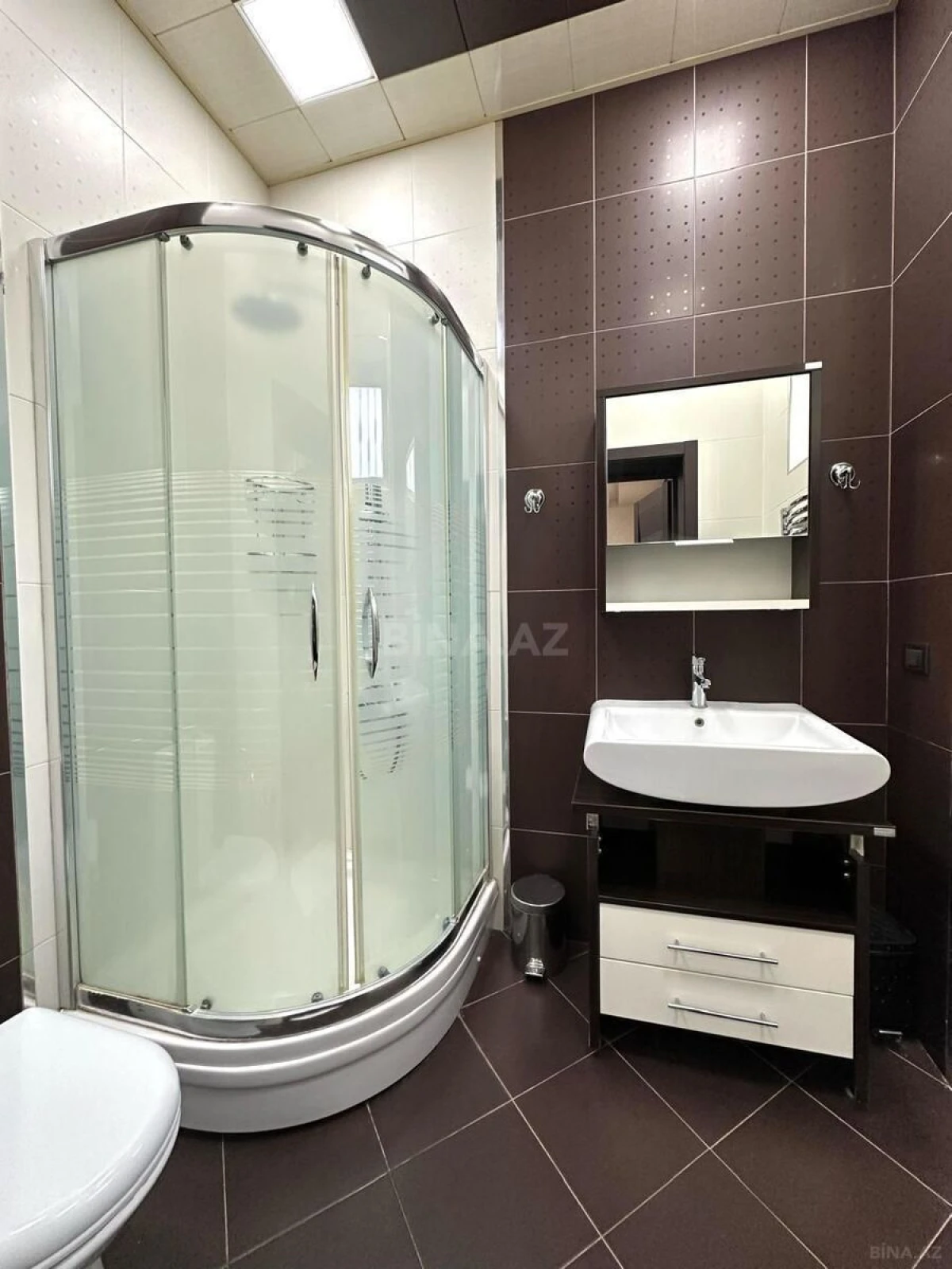 Kirayə verilir 6 otaqlı həyət evi 400 m²