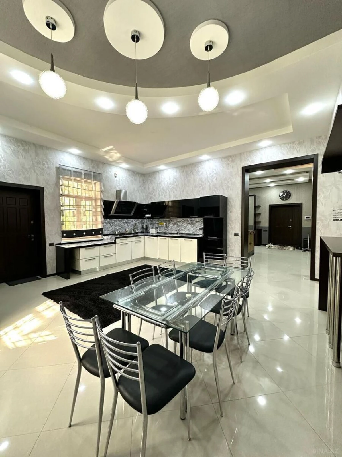 Kirayə verilir 6 otaqlı həyət evi 400 m²