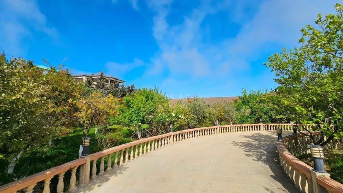 Kirayə verilir 6 otaqlı həyət evi 400 m²