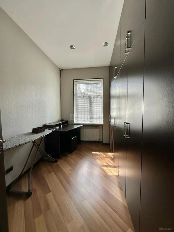 Kirayə verilir 6 otaqlı həyət evi 400 m²