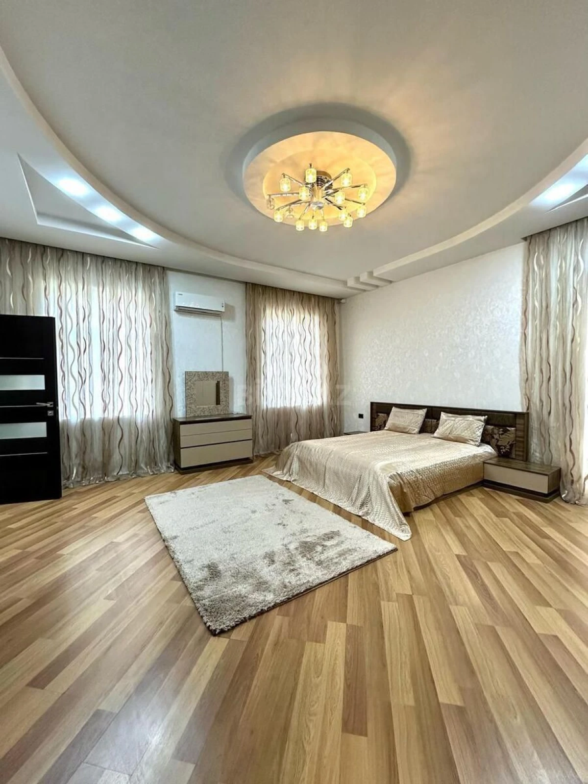Kirayə verilir 6 otaqlı həyət evi 400 m²