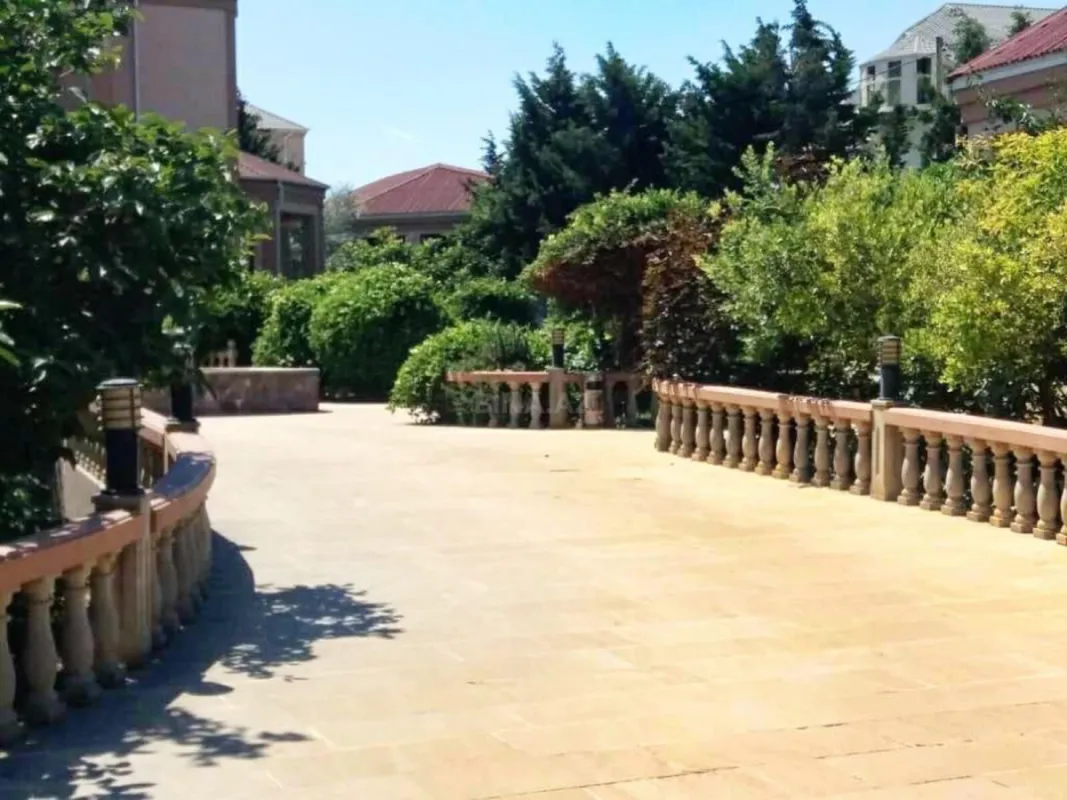 Kirayə verilir 6 otaqlı həyət evi 400 m²