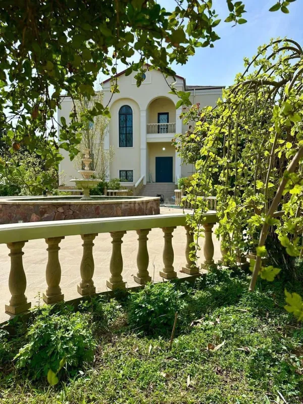 Kirayə verilir 6 otaqlı həyət evi 400 m²