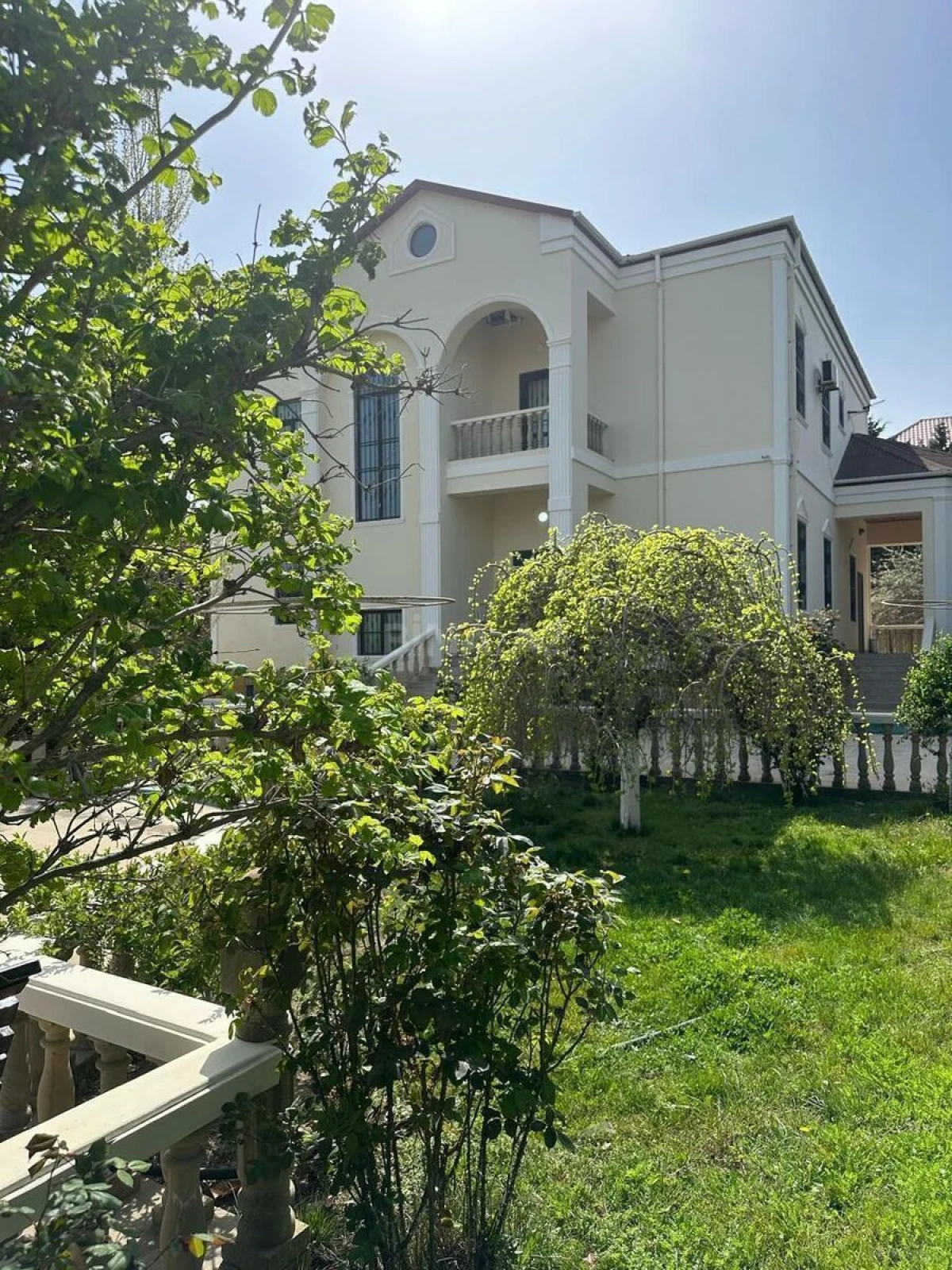 Kirayə verilir 6 otaqlı həyət evi 400 m²