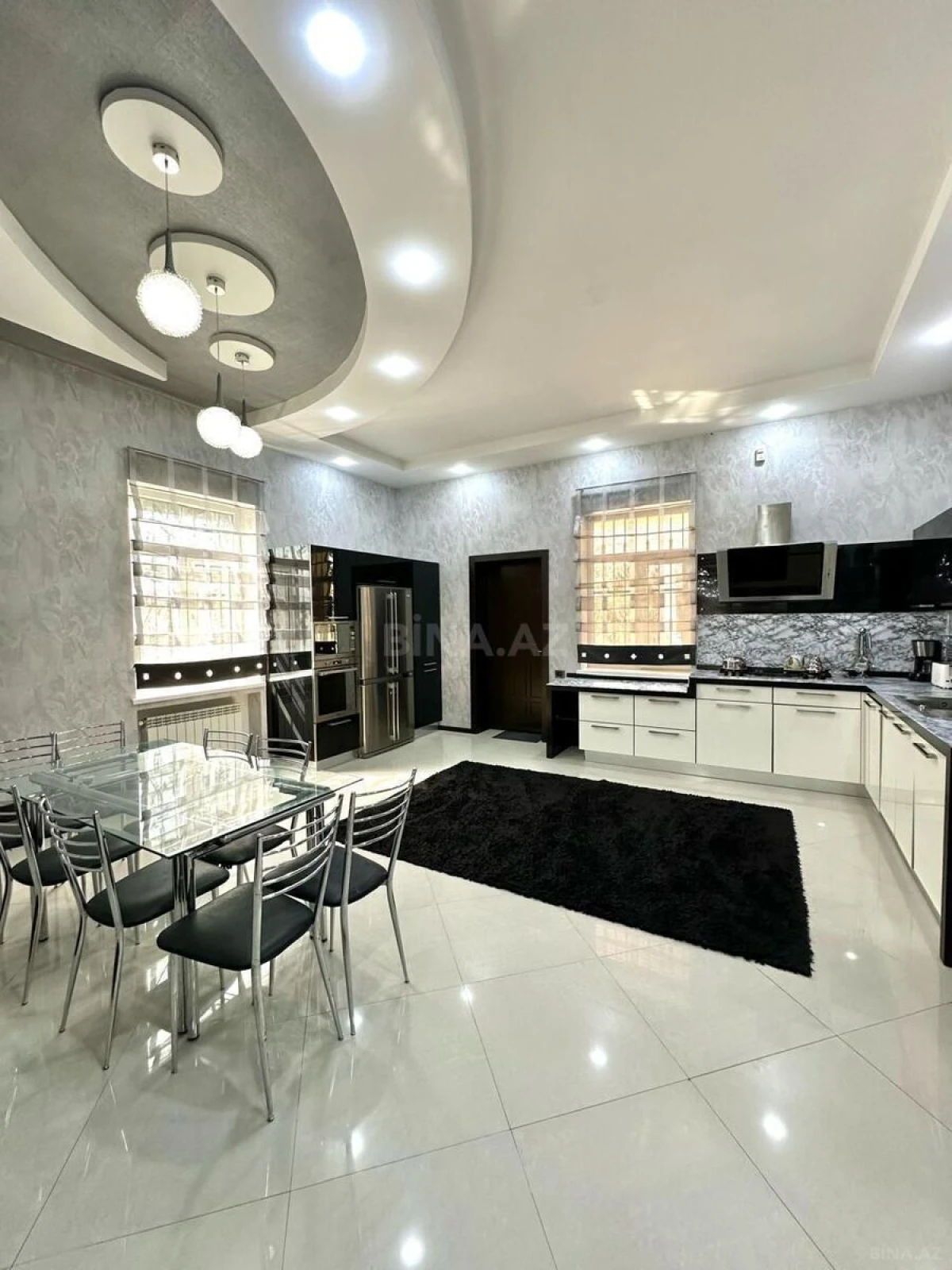 Kirayə verilir 6 otaqlı həyət evi 400 m²