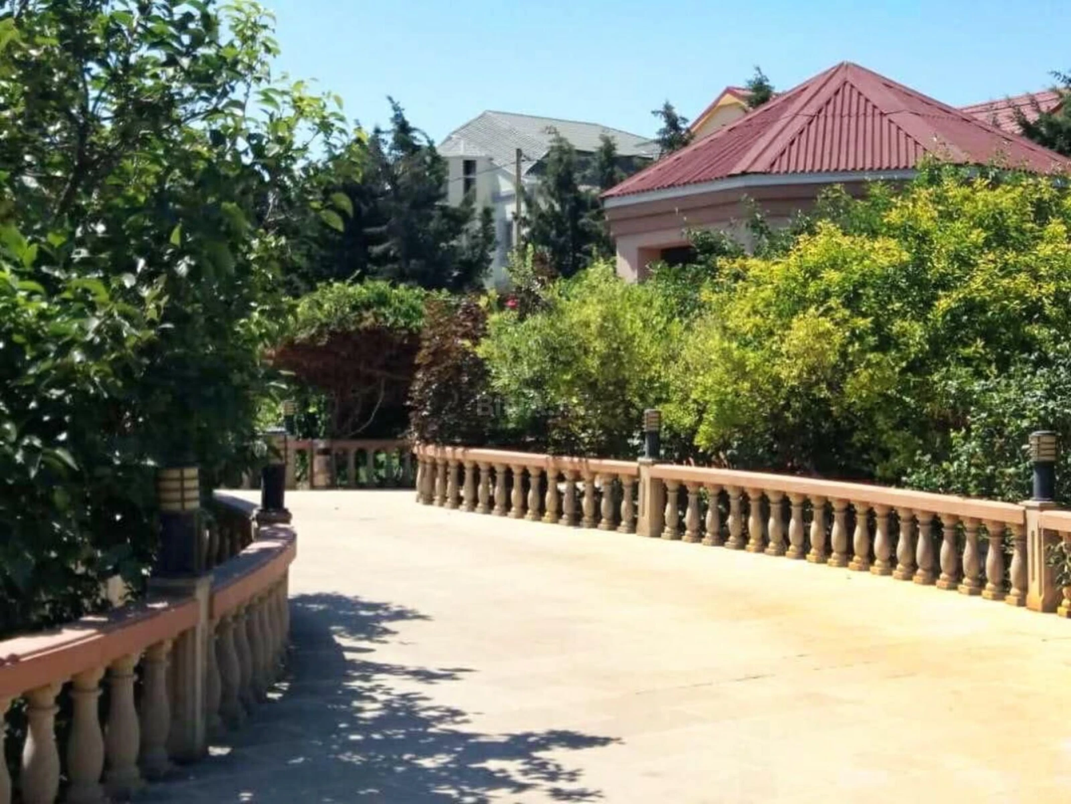 Kirayə verilir 6 otaqlı həyət evi 400 m²