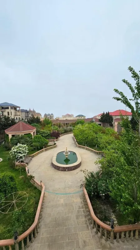 Kirayə verilir 6 otaqlı həyət evi 400 m²