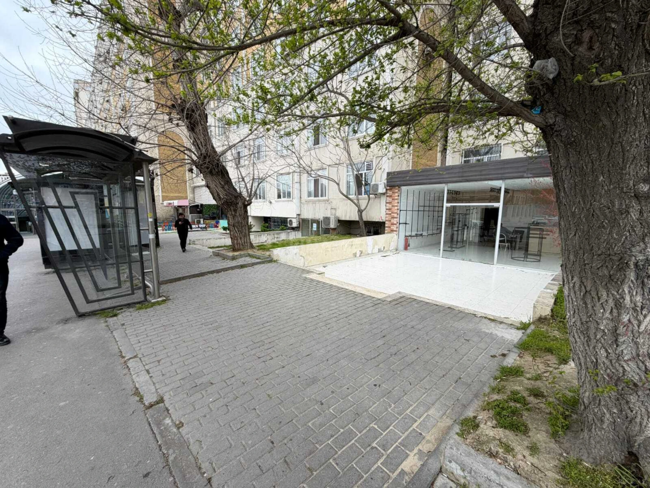 Kirayə verilir obyekt 180 m²