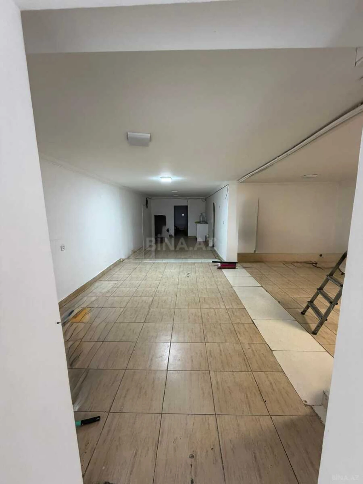 Kirayə verilir obyekt 180 m²