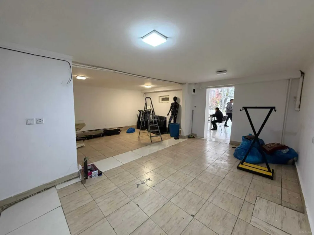 Kirayə verilir obyekt 180 m²