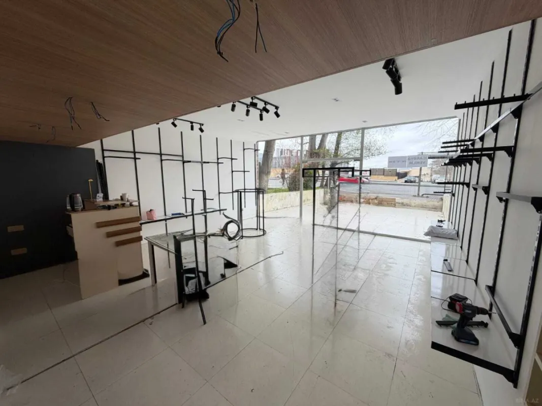 Kirayə verilir obyekt 180 m²