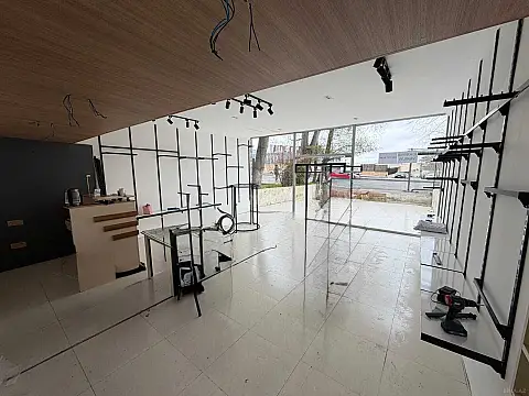 Kirayə verilir obyekt 180 m²