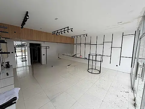 Kirayə verilir obyekt 180 m²
