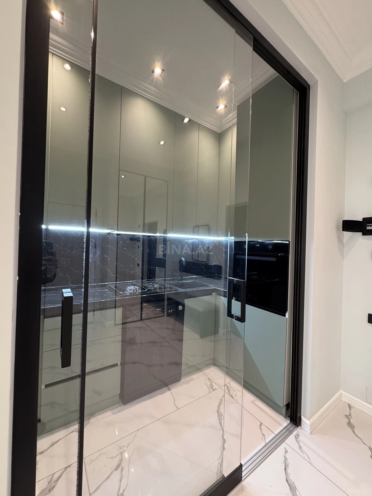 Kirayə verilir 2 otaqlı mənzil 75 m²
