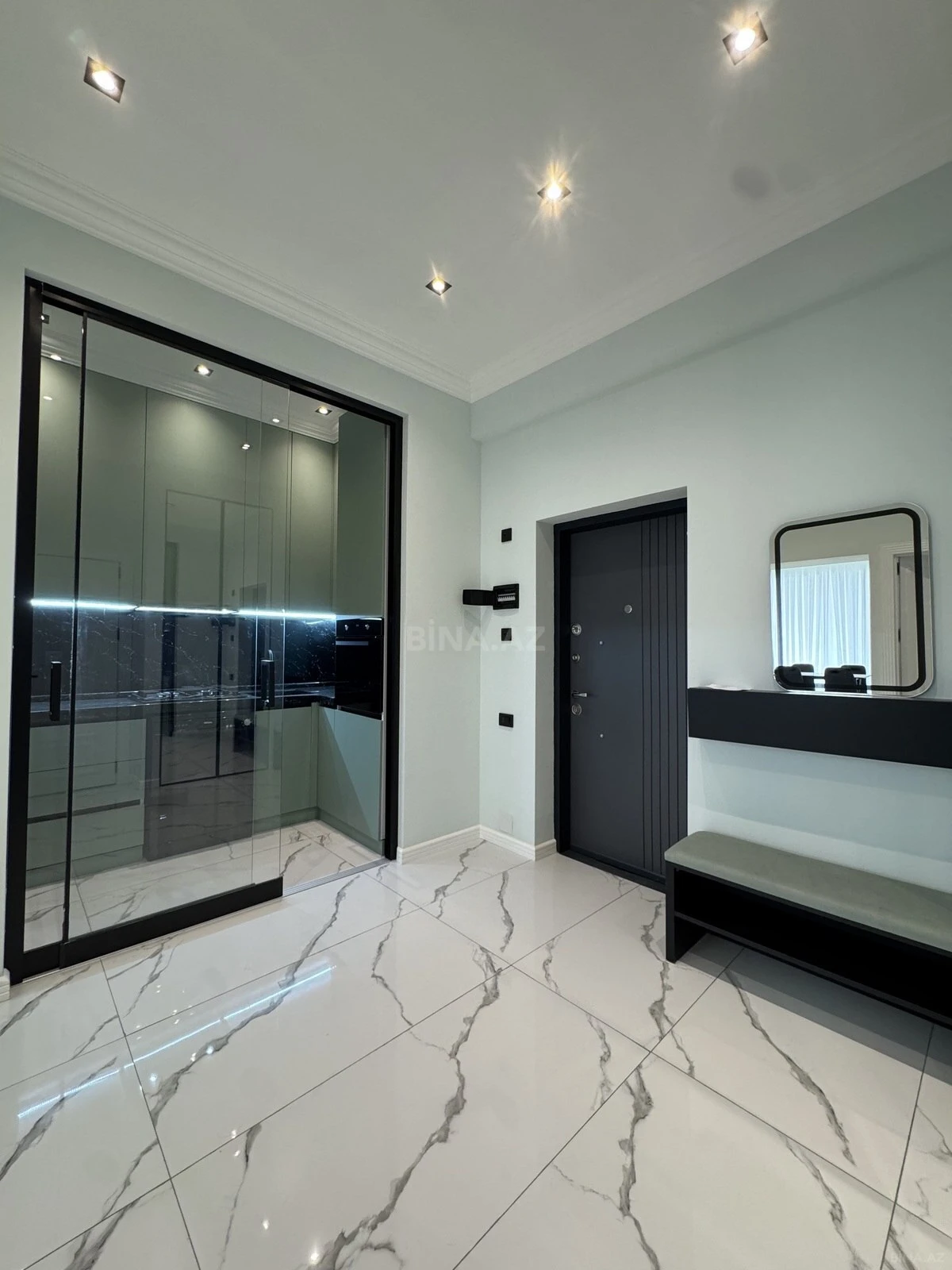 Kirayə verilir 2 otaqlı mənzil 75 m²