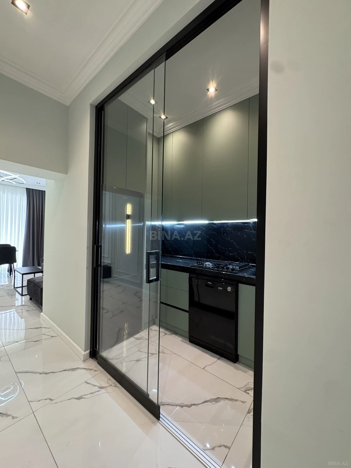 Kirayə verilir 2 otaqlı mənzil 75 m²