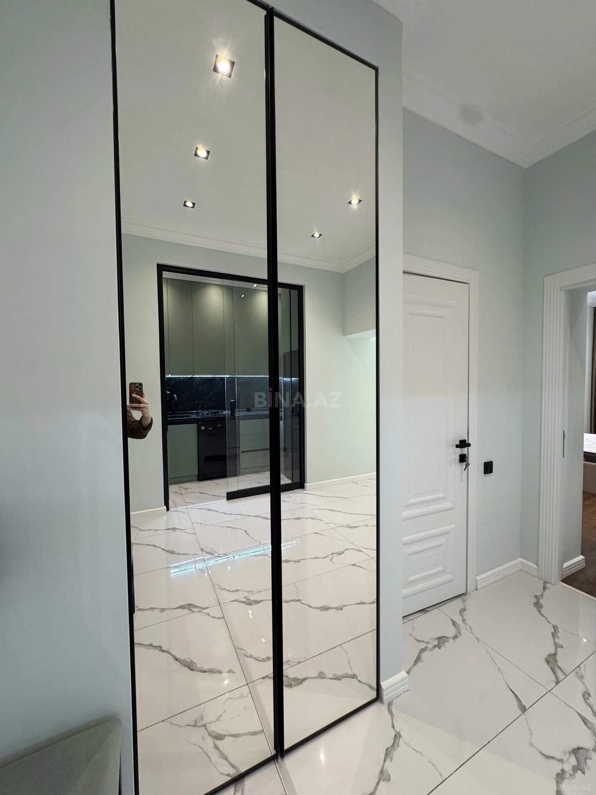 Kirayə verilir 2 otaqlı mənzil 75 m²