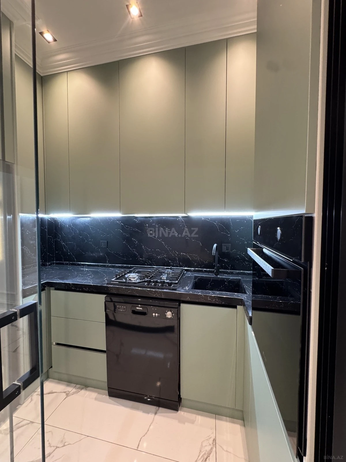Kirayə verilir 2 otaqlı mənzil 75 m²