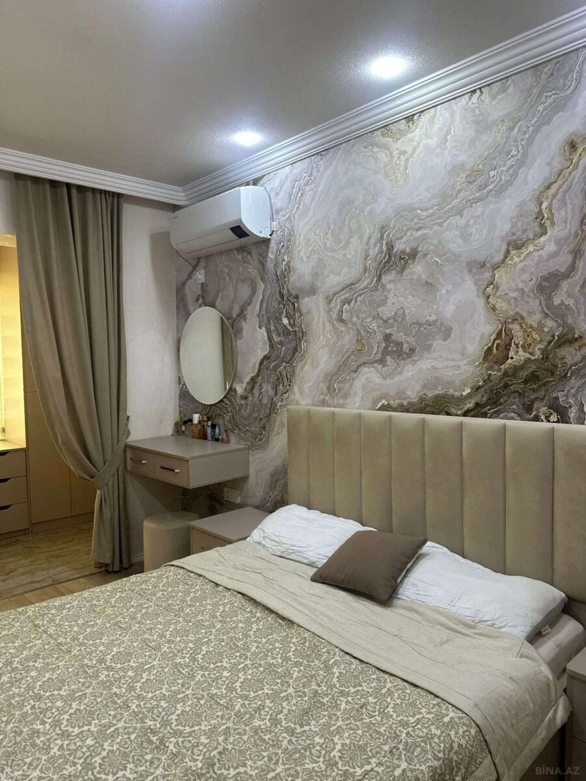 Satılır 2 otaqlı mənzil 70 m²